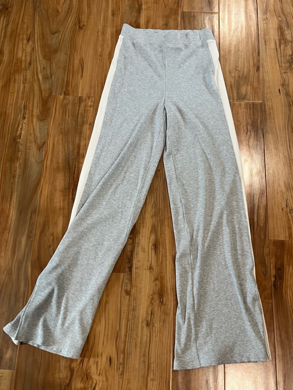 aerie Light Gray Wide-Leg Lounge Pants with White Side Panels